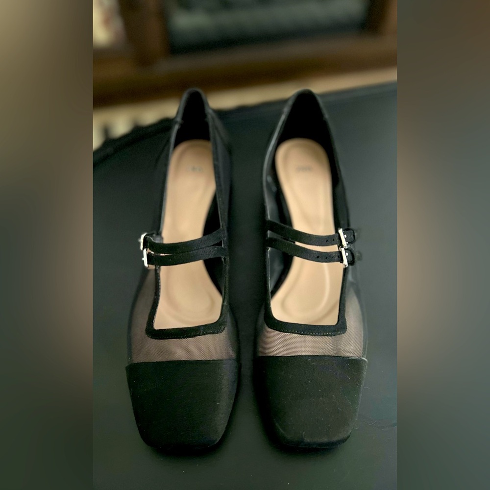 Zara Mary Jane Flats with mesh cutout - 7.5 eur 38 - worn once
